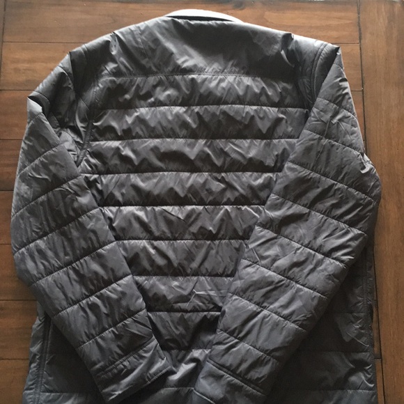 Old Navy Active Lightweight Quilted Shirt Jacket - Picture 2 of 6